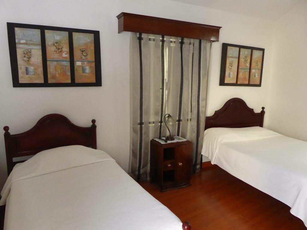 Casa De Hospedes Isaias Angra do Heroísmo Exteriör bild