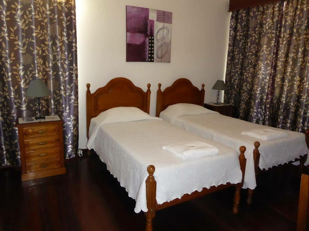 Casa De Hospedes Isaias Angra do Heroísmo Exteriör bild